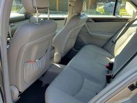 Usata Mercedes C220 Elegance 150 CV (110 kW) 2004 Beige Berlina