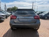 Usata Mercedes GLA200 Business 136 CV (100 kW) 2018 Grigio SUV