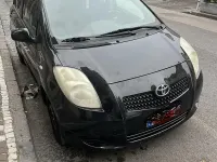 Begagnad Toyota Yaris 75 HK (55 kW) 2006 Svart Halvkombi
