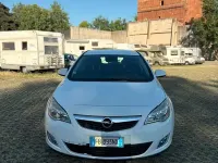 Usata Opel Astra 125 CV (91 kW) 2011 Bianco Berlina