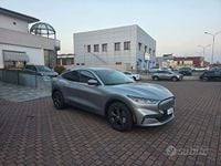 Usata Ford Mustang Mach-E Standard Range 197 kW (269 CV) 2022 Argento SUV