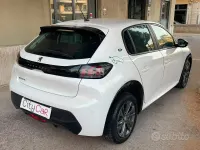 Usata Peugeot 208 Active 56 kW (77 CV) 2022 Bianco Utilitaria