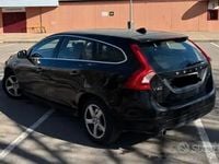 Usata Volvo V60 R-Design 120 CV (88 kW) 2016 Nero Station wagon