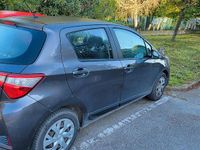 Usata Toyota Yaris Cool 69 CV (50 kW) 2018 Grigio Berlina