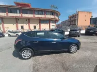 Begagnad Lancia Delta 120 HK (88 kW) 2008 Blå Halvkombi