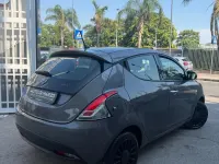 Usata Lancia Ypsilon Gold 69 CV (50 kW) 2022 Grigio Utilitaria
