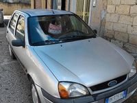 Usata Ford Fiesta 75 CV (55 kW) 2000 Grigio Utilitaria