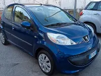 Usata Peugeot 107 68 CV (50 kW) 2008 Bluazzurro Utilitaria