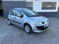 Usata Renault Modus 75 CV (55 kW) 2010 Grigio Monovolume
