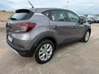 Usata Renault Captur Techno 91 CV (66 kW) 2022 Grigio SUV