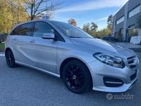 Usata Mercedes B180 109 CV (80 kW) 2018 Grigio Monovolume