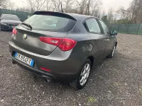 Usata Alfa Romeo Giulietta 140 CV (102 kW) 2012 Grigio Utilitaria