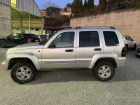 Usata Jeep Cherokee 205 CV (150 kW) 2006 Grigio SUV