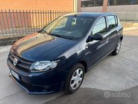 Usata Dacia Sandero Ambiance 75 CV (55 kW) 2015 Blu Berlina