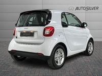 Usata Smart ForTwo Electric Drive Pure 41 kW (56 CV) 2022 Bianco / pastello Utilitaria