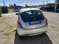 Usata Lancia Ypsilon Gold 95 CV (69 kW) 2017 Argento Utilitaria