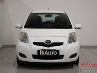 Usata Toyota Yaris Sol 69 CV (50 kW) 2010 Bianco Berlina