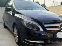 Usata Mercedes B180 122 CV (89 kW) 2013 Nero Utilitaria