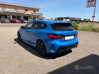 Begagnad BMW M135 M Sport 306 HK (225 kW) 2021 Blå Halvkombi