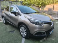 Usata Renault Captur 90 CV (66 kW) 2015 Giallo SUV