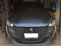 Usata Peugeot 208 GT 102 CV (75 kW) 2022 Grigio Utilitaria