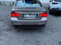 Usata BMW 318 143 CV (105 kW) 2010 Grigio Berlina
