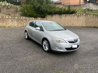 Usata Opel Astra Cosmo 125 CV (91 kW) 2012 Nero Berlina