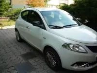 Usata Lancia Ypsilon Gold 69 CV (50 kW) 2017 Bianco Utilitaria