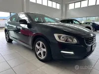 Usata Volvo V60 Business Edition 150 CV (110 kW) 2018 Nero Station wagon