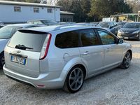 Usata Ford Focus 141 CV (103 kW) 2009 Grigio Station wagon