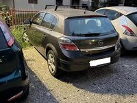 Begagnad Opel Astra Enjoy 90 HK (66 kW) 2010 Grå Sedan