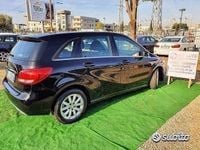 Usata Mercedes B200 136 CV (100 kW) 2017 Nero Utilitaria