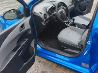 Usata Chevrolet Aveo 69 CV (50 kW) 2011 Bluazzurro Berlina