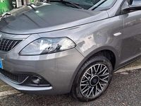 Usata Lancia Ypsilon 69 CV (50 kW) 2024 Grigio Utilitaria