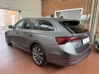 Usata Skoda Octavia Style 150 CV (110 kW) 2022 Grigio Station wagon
