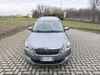 Usata Skoda Roomster Elegance 105 CV (77 kW) 2012 Grigio Monovolume