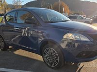 Usata Lancia Ypsilon Gold 69 CV (50 kW) 2019 Blu/azzurro Utilitaria