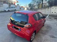 Usata Toyota Aygo 68 CV (50 kW) 2011 Rosso Utilitaria