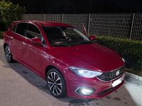 Käytetty Fiat Tipo Lounge 95 HP (69 kW) 2017 Punainen Sedan