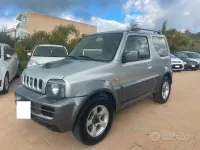 Usata Suzuki Jimny 86 CV (63 kW) 2010 Grigio SUV