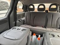 Usata Chrysler Voyager 150 CV (110 kW) 2005 Grigio Monovolume