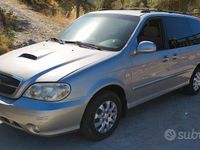 Usata Kia Carnival 145 CV (106 kW) 2005 Argento Monovolume