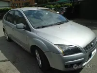 Usata Ford Focus 90 CV (66 kW) 2007 Giallo Utilitaria