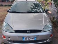 Usado Ford Focus 100 HP (73 kW) 2001 Cinzento Carrinha