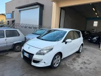 Usata Renault Grand Scénic II 110 CV (80 kW) 2009 Bianco Monovolume