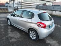 Usata Peugeot 208 82 CV (60 kW) 2014 Grigio Utilitaria