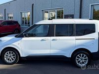 Usata Ford Tourneo Courier Titanium 124 CV (91 kW) 2025 Bianco Monovolume