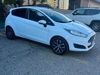 Usata Ford Fiesta 75 CV (55 kW) 2013 Bianco Utilitaria