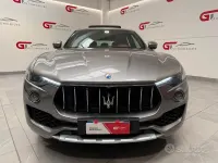 Usata Maserati Levante 275 CV (202 kW) 2017 Grigio SUV