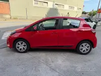 Gebraucht Toyota Yaris 90 PS (66 kW) 2017 Rot Limousine